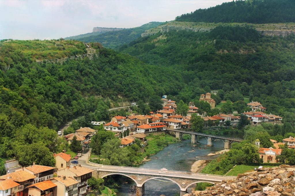 Вид на село в Болгарії.